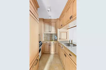 155 W 70th Street #11D, New York, NY 10023 - Photo 4