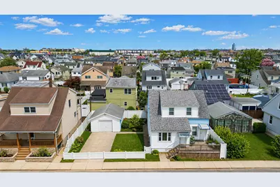 13 Celeste Court, New York City, NY 11229 - Photo 2