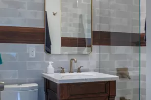 333 E 45th St, New York City, NY 10017 - Photo 8