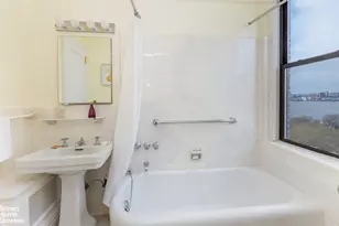 37 Riverside Dr, New York City, NY 10023 - Photo 18
