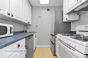 235 E 57th St, New York City, NY 10022 - Photo 6