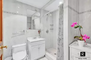 216 E 75th St, New York City, NY 10021 - Photo 8