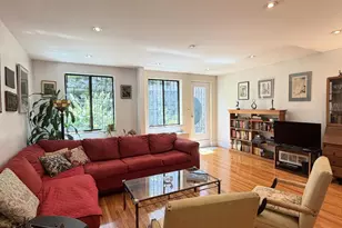 216 E 75th St, New York City, NY 10021 - Photo 2