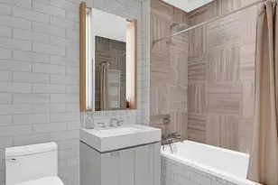 22-18 Jackson Ave, New York City, NY 11101 - Photo 4