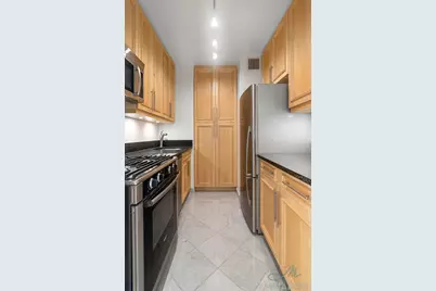 145 W 67th Street #40J, New York, NY 10023 - Photo 8