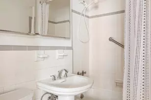 201 E 21st St, New York City, NY 10010 - Photo 8
