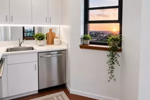 224 E 52nd St, New York City, NY 10022 - Photo 6