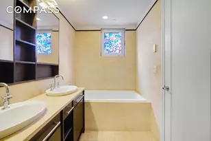44-27 Purves St, New York City, NY 11101 - Photo 8