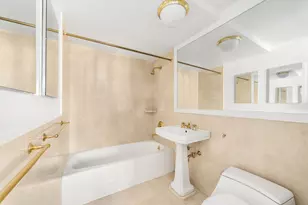 1049 5th Ave, New York City, NY 10028 - Photo 16
