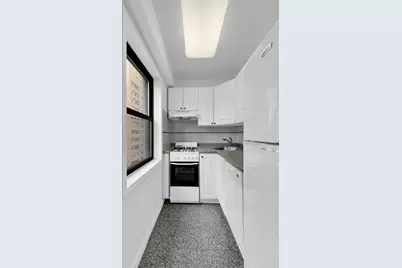 333 E 75th Street #7H, New York, NY 10021 - Photo 4