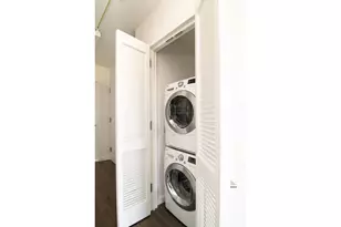 321 W 110th St, New York, NY 10026 - Photo 16