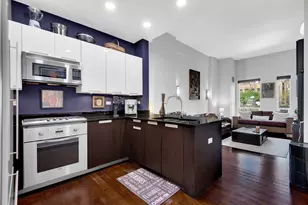 250 E 49th St, New York City, NY 10017 - Photo 2