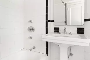 424 E 52nd St, New York City, NY 10022 - Photo 10