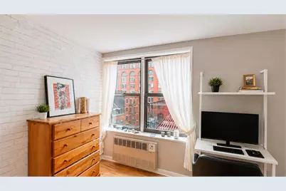 165 Christopher Street #6P, New York, NY 10014 - Photo 6