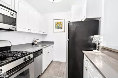 520 E 72nd Street #3G, New York City, NY 10021 - Photo 6