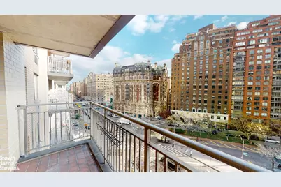 201 W 70th Street #9H, New York City, NY 10023 - Photo 1