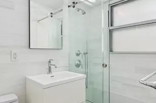 360 E 72nd St, New York City, NY 10021 - Photo 6