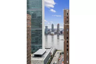 320 E 42nd St, New York, NY 10017 - Photo 12