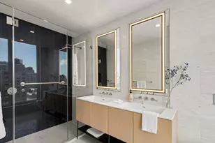 215 W 28th St, New York, NY 10001 - Photo 8