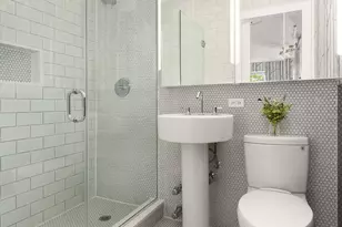 421 W 22nd St, New York, NY 10011 - Photo 8