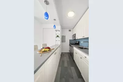 205 W End Avenue #8K, New York City, NY 10023 - Photo 4