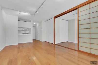 250 E 40th Street #4D, New York City, NY 10016 - Photo 2
