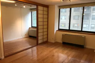250 E 40th St, New York City, NY 10016 - Photo 2