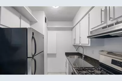 301 E 45th Street #19C, New York City, NY 10017 - Photo 2