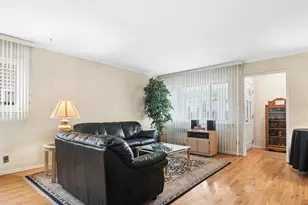 64-22 136th St, Flushing, NY 11367 - Photo 4