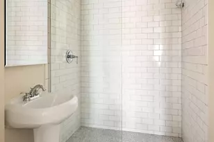 360 E 72nd St, New York City, NY 10021 - Photo 8