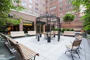 360 E 72nd St, New York City, NY 10021 - Photo 12