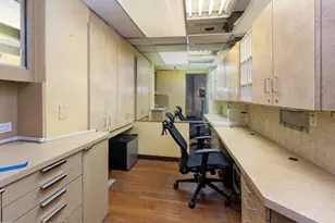 400 E 56th St, New York, NY 10022 - Photo 8