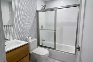 230 Boerum St, New York City, NY 11206 - Photo 4