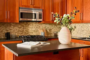 305 W 98th St, New York City, NY 10025 - Photo 4