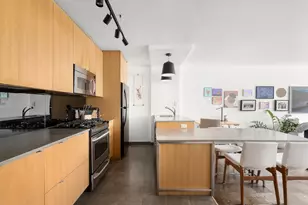 77 7th Ave, New York City, NY 10011 - Photo 10