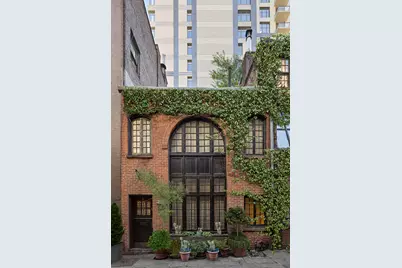 4 Sniffen Court, New York, NY 10016 - Photo 1