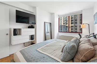4-74 48th Avenue #7-E, New York City, NY 11109 - Photo 12