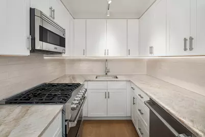 555 Main Street #805, New York, NY 10044 - Photo 6