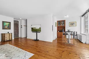 161 W 61st St, New York City, NY 10023 - Photo 2