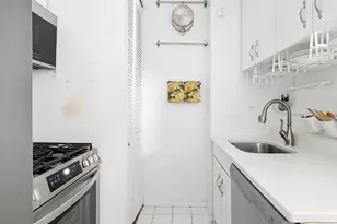 161 W 61st St, New York City, NY 10023 - Photo 4