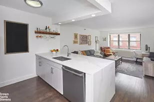 516 W 47th St, New York City, NY 10036 - Photo 2