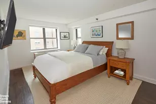 516 W 47th St, New York City, NY 10036 - Photo 4