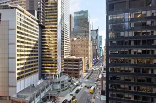 200 W 54th St, New York City, NY 10019 - Photo 22