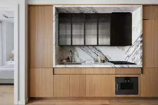 135 E 47th St, New York City, NY 10017 - Photo 1