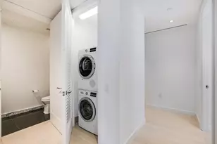 138 E 50th St, New York, NY 10022 - Photo 14