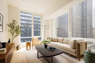 135 E 47th St, New York City, NY 10017 - Photo 2