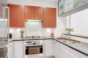 300 E 55th St, New York, NY 10022 - Photo 4