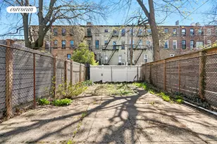 588 Monroe St, New York City, NY 11221 - Photo 10