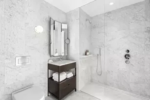 135 E 47th St, New York City, NY 10017 - Photo 4
