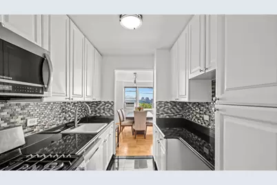 4555 Henry Hudson Parkway W #908, New York City, NY 10471 - Photo 10